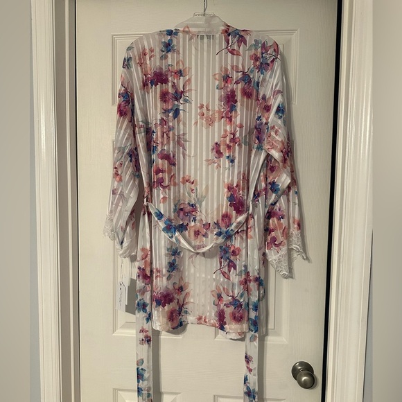In Bloom by Jonquil Floral Sheer Robe with Lace Trim - Picture 10 of 10